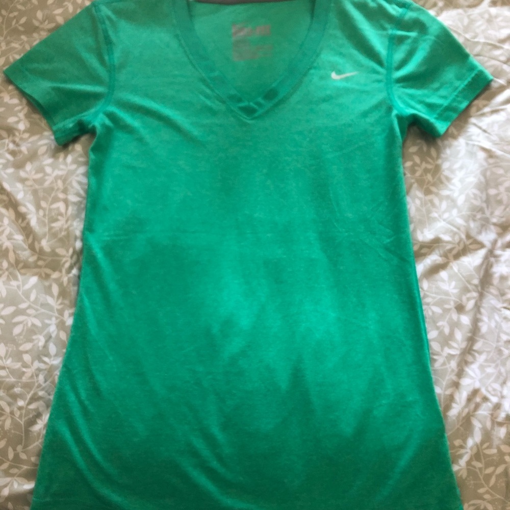 Nike Dri-Fit T-SHIRT